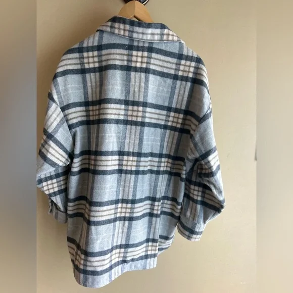 ✌️4/$20✌️ Zara oversized shacket - Picture 2 of 9